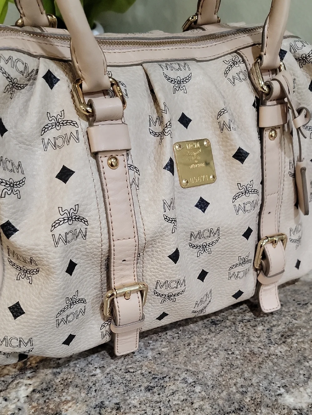 MCM EUC Visetos Buckled Boston Bag like new - Picture 2 of 14